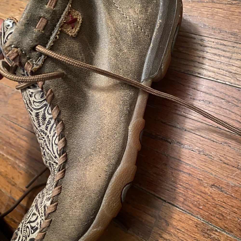 Twisted X size 7.5